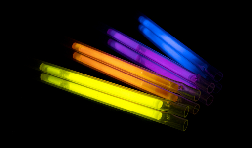 Pailles lumineuses jaune, orange, rose et bleu